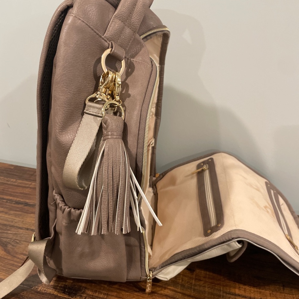 Itzy Ritzy Taupe and White Chevron Bag - Picture 6 of 7